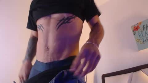 Snapshot of albertbernal69 chatting on November 22, 4:22 am Albert online show from November 22, 4:22 am