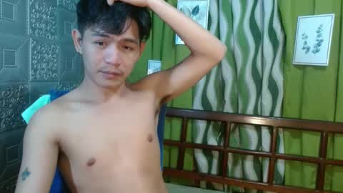 Snapshot of albertx_destroyer69 chatting on January 16, 5:44 pm Albert online show from January 16, 5:44 pm