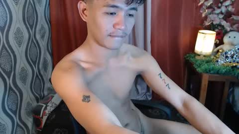 Snapshot of albertx_destroyer69 chatting on January 17, 7:19 am Albert online show from January 17, 7:19 am