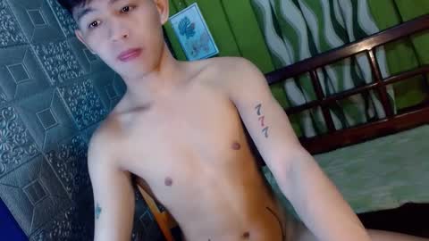 Snapshot of albertx_destroyer69 chatting on February 18, 8:49 am Albert online show from February 18, 8:49 am