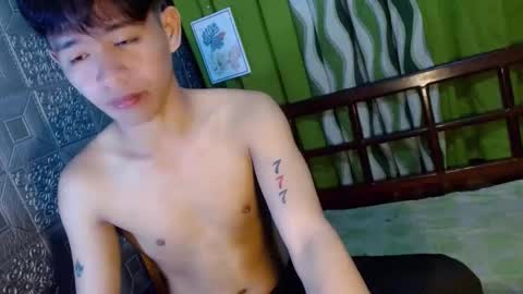 Snapshot of albertx_destroyer69 chatting on February 22, 2:17 am Albert online show from February 22, 2:17 am