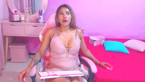 aldana_stone online show from September 29, 5:01 am