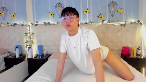 ale_aurarashi online show from October 13, 7:25 pm