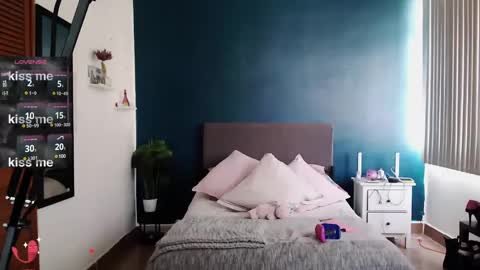 aledelo online show from December 3, 5:45 pm