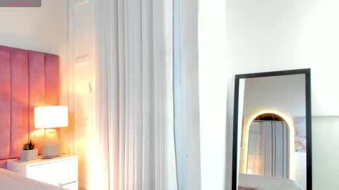 Snapshot of aleja_arango chatting on February 3, 6:39 pm Alejandra Arango online show from February 3, 6:39 pm