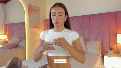 Snapshot of aleja_arango chatting on March 5, 4:35 pm Alejandra Arango online show from March 5, 4:35 pm