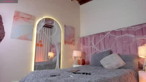 Snapshot of aleja_arango chatting on October 24, 10:17 pm Alejandra Arango online show from October 24, 10:17 pm