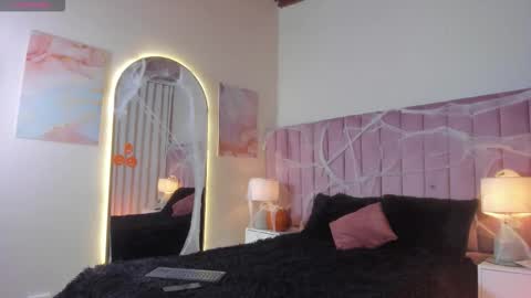 Snapshot of aleja_arango chatting on October 27, 7:40 pm Alejandra Arango online show from October 27, 7:40 pm