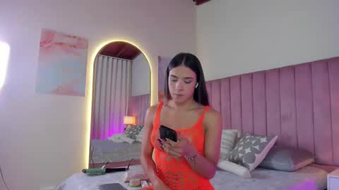 Snapshot of aleja_arango chatting on November 12, 8:08 pm Alejandra Arango online show from November 12, 8:08 pm