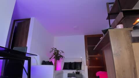 A L E J A N D R A online show from January 18, 10:39 pm