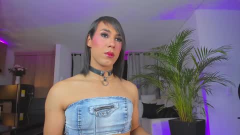 A L E J A N D R A online show from February 23, 1:35 am