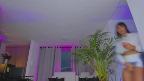 A L E J A N D R A online show from February 28, 11:23 pm