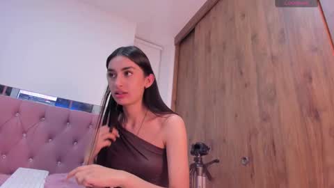 Snapshot of alejandraaa_ chatting on September 18, 1:51 am alejandraaa_ online show from September 18, 1:51 am