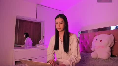 Snapshot of alejandraaa_ chatting on September 28, 2:39 am alejandraaa_ online show from September 28, 2:39 am