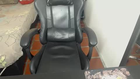 Snapshot of alejandro_cutee chatting on November 16, 8:25 pm alejandro_cutee online show from November 16, 8:25 pm