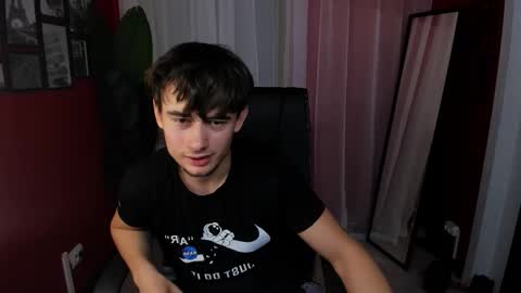 Snapshot of alejandro_ellias chatting on November 20, 8:25 am Alejandro online show from November 20, 8:25 am