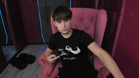 Snapshot of alejandro_ellias chatting on November 26, 10:16 am Alejandro online show from November 26, 10:16 am