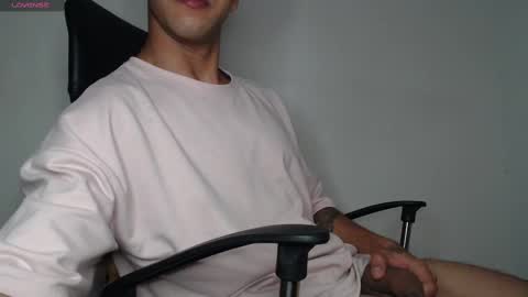 Snapshot of alejandrojf_00 chatting on December 13, 7:25 am Daiki jack online show from December 13, 7:25 am