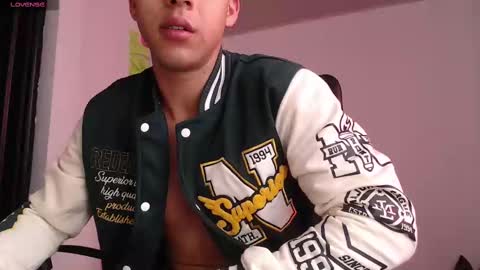 Snapshot of alejandrojf_00 chatting on January 13, 8:37 pm Daiki jack online show from January 13, 8:37 pm