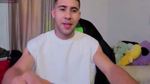 Snapshot of alejandrojf_00 chatting on October 19, 3:45 pm Daiki jack online show from October 19, 3:45 pm