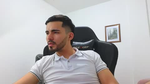 alejandroo_7 online show from January 5, 1:45 am