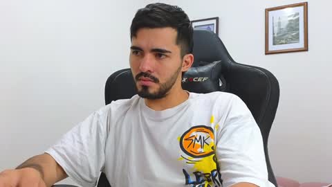 alejandroo_7 online show from January 15, 9:51 pm