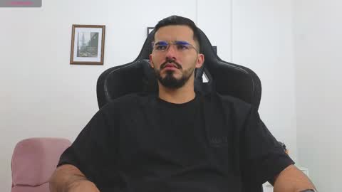 alejandroo_7 online show from November 12, 6:19 pm