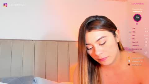 Snapshot of alejarosse chatting on December 14, 9:02 pm alejandra independent models online show from December 14, 9:02 pm