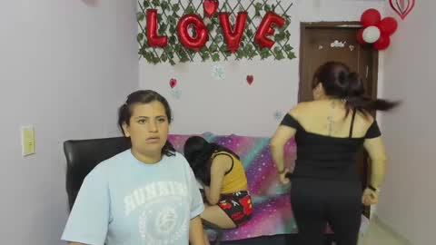 Snapshot of alejita_smithh chatting on March 4, 3:37 pm zoe and Kataleya online show from March 4, 3:37 pm