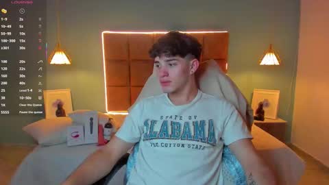 ALejoo Saenz online show from October 13, 8:47 am