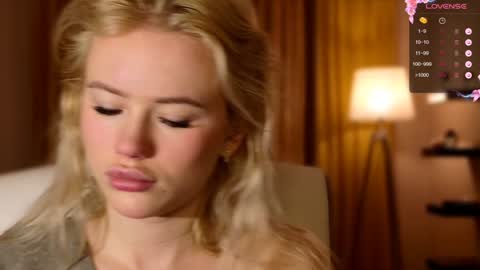 Lexi online show from December 23, 4:44 am