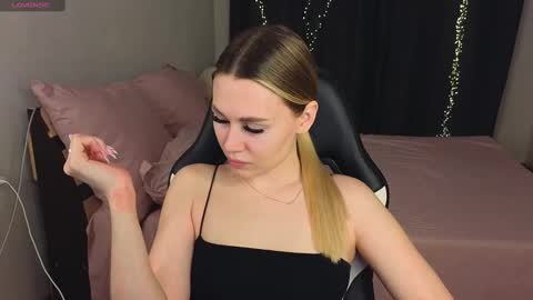 Alena online show from January 18, 4:42 pm