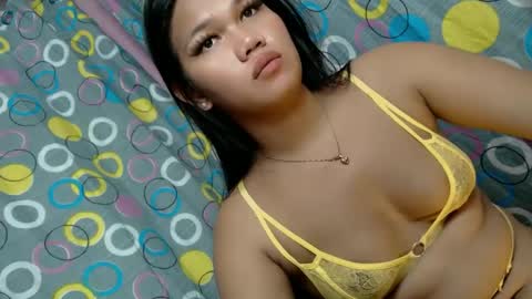 Snapshot of alena_sanggre69 chatting on January 19, 7:37 pm Kimmygirl online show from January 19, 7:37 pm