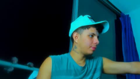 Snapshot of alessandro__777 chatting on November 16, 11:43 pm Alessandro online show from November 16, 11:43 pm