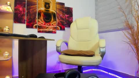 Snapshot of alessandro__wye chatting on December 18, 9:04 am ALESSANDRO WYE online show from December 18, 9:04 am