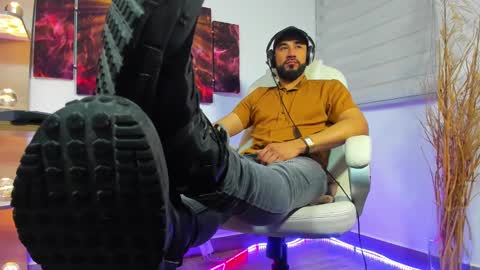 Snapshot of alessandro__wye chatting on January 3, 9:36 am ALESSANDRO WYE online show from January 3, 9:36 am