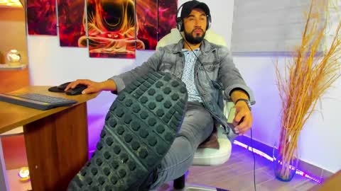 Snapshot of alessandro__wye chatting on January 7, 6:38 am ALESSANDRO WYE online show from January 7, 6:38 am