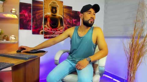 Snapshot of alessandro__wye chatting on January 8, 5:16 am ALESSANDRO WYE online show from January 8, 5:16 am