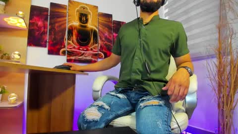 Snapshot of alessandro__wye chatting on January 20, 12:18 pm ALESSANDRO WYE online show from January 20, 12:18 pm