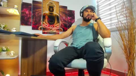 Snapshot of alessandro__wye chatting on February 23, 2:25 pm ALESSANDRO WYE online show from February 23, 2:25 pm