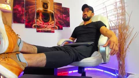 Snapshot of alessandro__wye chatting on February 25, 6:09 pm ALESSANDRO WYE online show from February 25, 6:09 pm