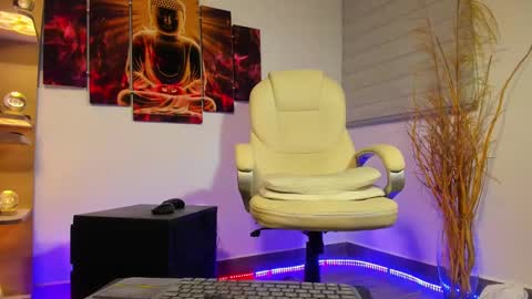 Snapshot of alessandro__wye chatting on February 26, 12:16 am ALESSANDRO WYE online show from February 26, 12:16 am