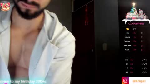 Snapshot of alessandro_dibellucci chatting on December 13, 10:51 am Kciqu3 Independent model online show from December 13, 10:51 am