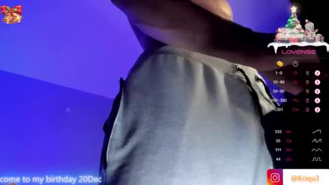 Snapshot of alessandro_dibellucci chatting on December 13, 8:04 pm Kciqu3 Independent model online show from December 13, 8:04 pm