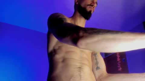 Snapshot of alessandro_dibellucci chatting on January 25, 6:23 am Kciqu3 Independent model online show from January 25, 6:23 am