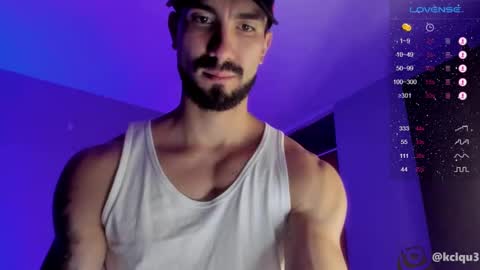 Snapshot of alessandro_dibellucci chatting on March 8, 12:33 am Kciqu3 Independent model online show from March 8, 12:33 am