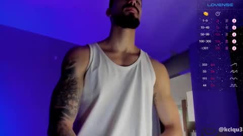 Snapshot of alessandro_dibellucci chatting on March 9, 8:52 pm Kciqu3 Independent model online show from March 9, 8:52 pm