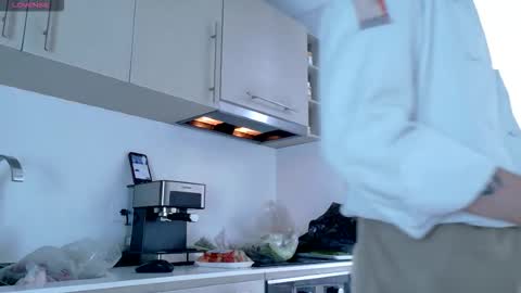 Snapshot of alessandro_dibellucci chatting on September 8, 9:14 pm Kciqu3 Independent model online show from September 8, 9:14 pm