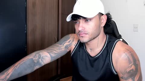 Snapshot of alessandro_vanni chatting on December 14, 12:23 pm Alessandro Vanni online show from December 14, 12:23 pm