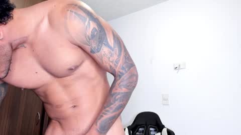 Snapshot of alessandro_vanni chatting on December 16, 4:27 pm Alessandro Vanni online show from December 16, 4:27 pm